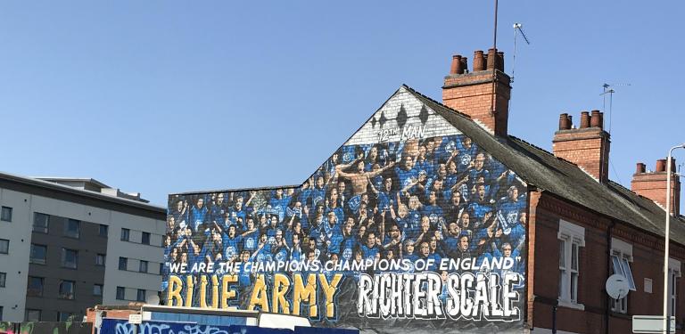 Wisdom of the football crowd